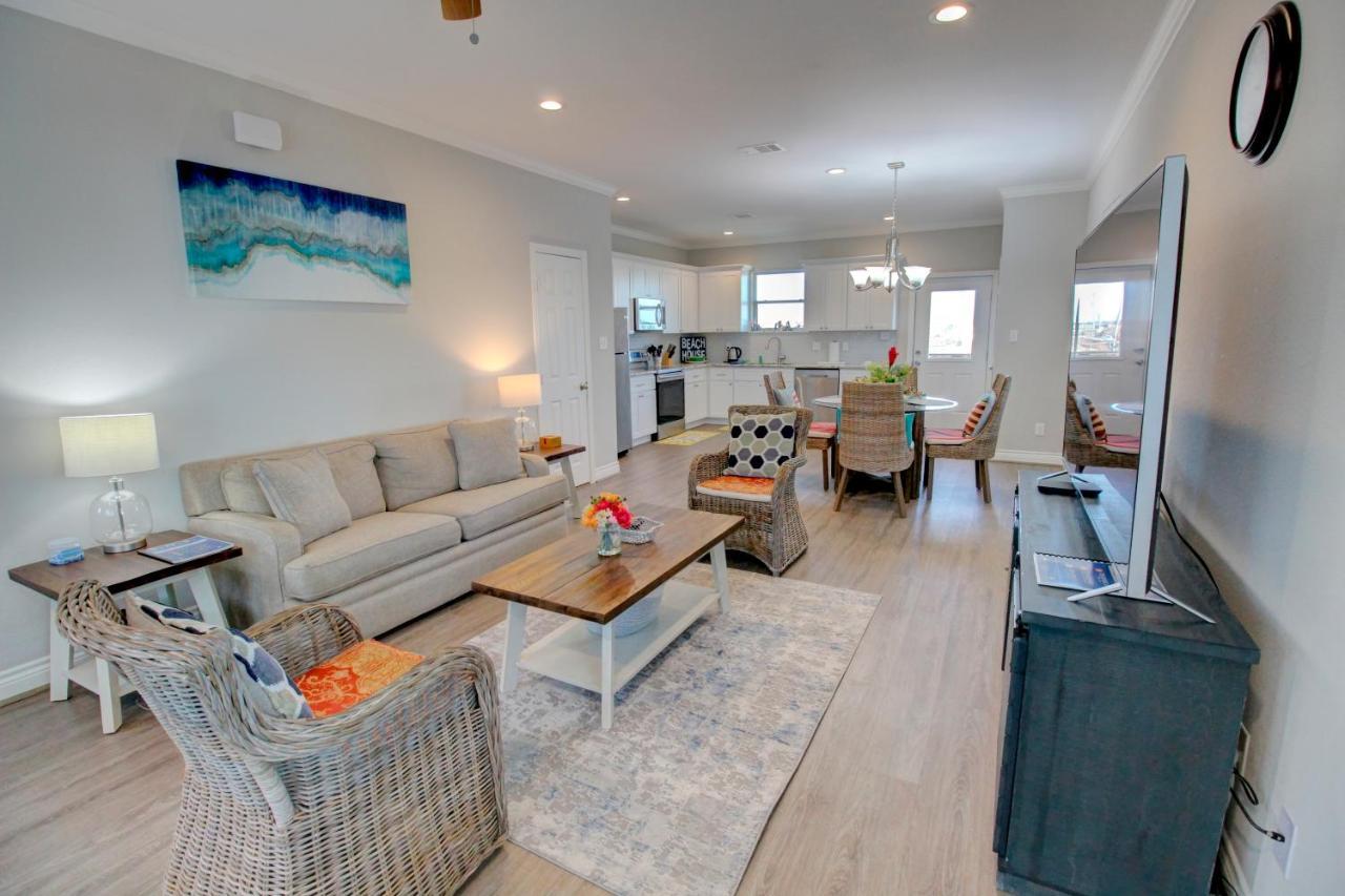 Yellow Beach Haven, Decks, Views, Mere Steps To Sand Galveston Exterior foto